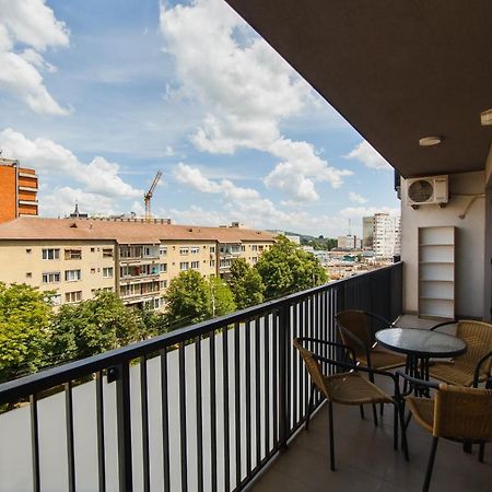 Central City Views Apartment Oradea Buitenkant foto