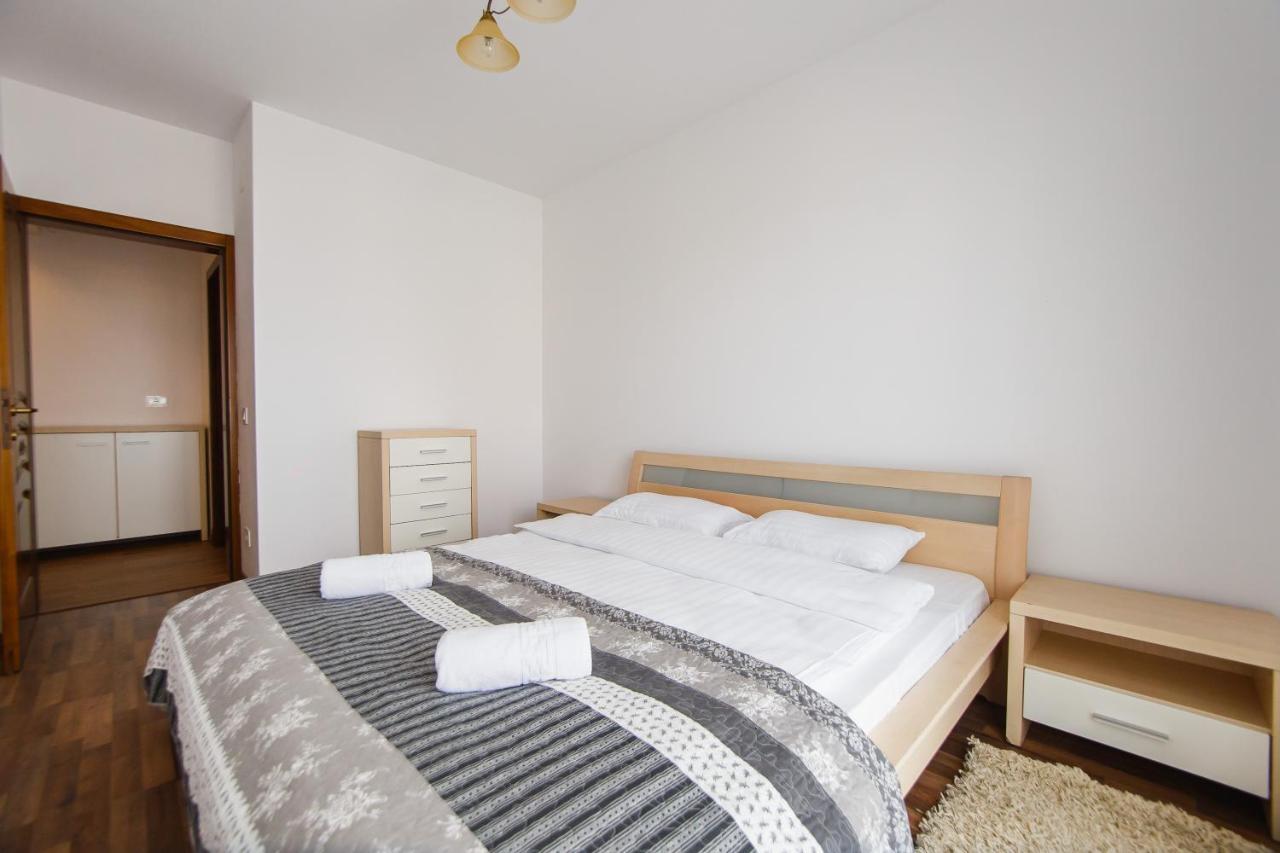 Central City Views Apartment Oradea Buitenkant foto